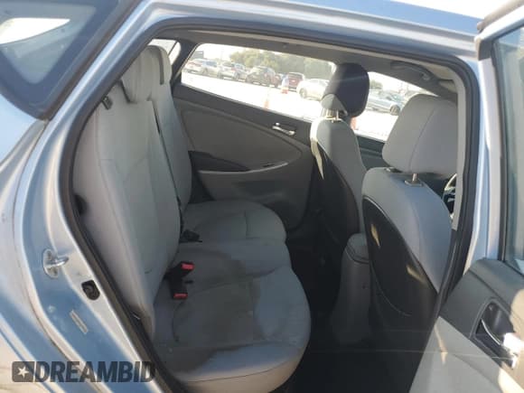 ✅ 2013 Hyundai Accent SE • VIN: KMHCU5AE0DU083089 • Лот: 70294494. Опубликован ранее на Copart с пробегом 132 082 миль. Бесплатный доступ к архиву аукционных продаж из США и подробный отчёт об истории автомобиля на DreamBid. Изображение 10.