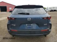 ✅ 2024 Mazda CX-50 S Premium • VIN: 7MMVABDM2RN157055 • Lot: 60693925. Wystawiony na Copart z przebiegiem 23 398 mil. Bezpłatny archiwum sprzedaży aukcyjnych z USA i szczegółowy raport historii pojazdu na DreamBid. Zdjęcie 6.