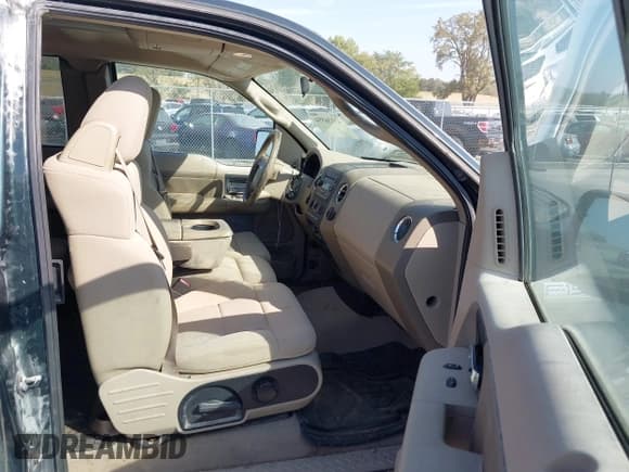 ✅ 2004 Ford F-150 XLT • VIN: 1FTPX145X4NC49551 • Lot: 43336554. Listed on IAAI with 117,418 mi. Free auction sales archive from the USA and detailed vehicle history report at DreamBid. Image 5.