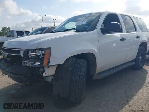 ✅ 2013 Chevrolet Tahoe Commercial • VIN: 1GNLC2E06DR273218 • Lot: 42459013. Wystawiony na IAAI z przebiegiem 181 495 mil. Bezpłatny archiwum sprzedaży aukcyjnych z USA i szczegółowy raport historii pojazdu na DreamBid. Zdjęcie 2.