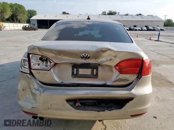 ✅ 2014 Volkswagen Jetta SE • VIN: 3VWD07AJ6EM317154 • Lot: 57948855. Listed on Copart with 176,567 mi. Free auction sales archive from the USA and detailed vehicle history report at DreamBid. Image 6.