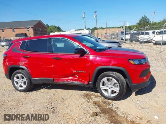 ✅ 2023 Jeep Compass Sport • VIN: 3C4NJDAN0PT518000 • Lot: 43092586. Wystawiony na IAAI z przebiegiem 12 271 mil. Bezpłatny archiwum sprzedaży aukcyjnych z USA i szczegółowy raport historii pojazdu na DreamBid. Zdjęcie 13.