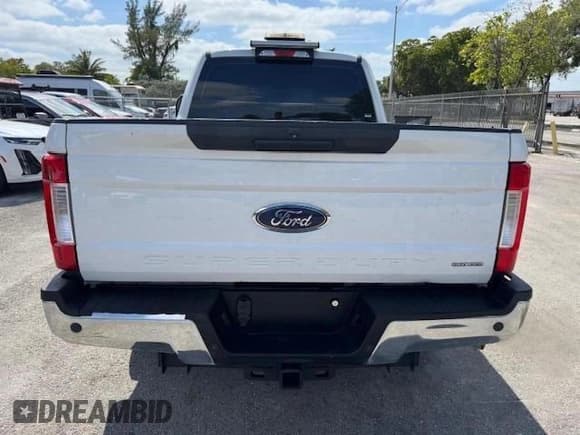 ✅ 2019 Ford F-250 XL • VIN: 1FT7X2A60KEC91808 • Lot: 90270695. Wystawiony na Copart z przebiegiem 101 633 mil. Bezpłatny archiwum sprzedaży aukcyjnych z USA i szczegółowy raport historii pojazdu na DreamBid. Zdjęcie 6.