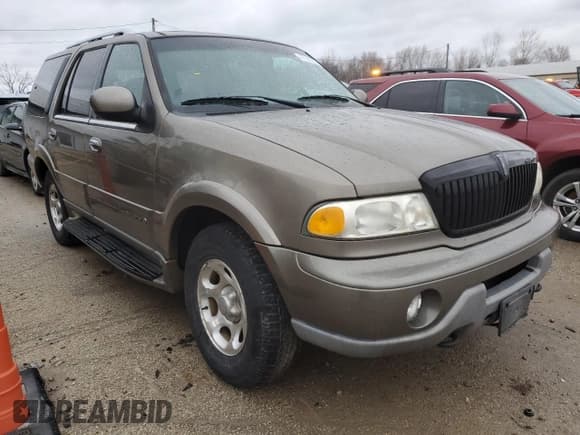 ✅ 2001 Lincoln Navigator • VIN: 5LMFU28R21LJ15849 • Lot: 47623695. Listed on Copart with 176,667 mi. Free auction sales archive from the USA and detailed vehicle history report at DreamBid. Image 4.