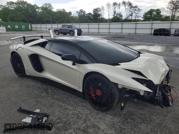 ✅ 2017 Lamborghini Aventador • VIN: ZHWUT3ZD0HLA06241 • Lot: 51730695. Listed on Copart with 13,633 mi. Free auction sales archive from the USA and detailed vehicle history report at DreamBid. Image 4.