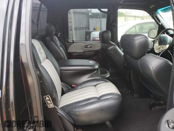 ✅ 2003 Ford F-150 Harley-Davidson • VIN: 1FTRW07333KD41438 • Lot: 54342755. Listed on Copart with 216,391 mi. Free auction sales archive from the USA and detailed vehicle history report at DreamBid. Image 10.