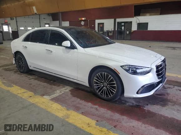 ✅ 2021 Mercedes-Benz S 580 • VIN: W1K6G7GBXMA048620 • Lot: 83951935. Listed on Copart with 28,246 mi. Free auction sales archive from the USA and detailed vehicle history report at DreamBid. Image 4.