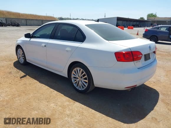 ✅ 2014 Volkswagen Jetta TDI • VIN: 3VWLL7AJ0EM398882 • Lot: 42213991. Listed on IAAI with 139,525 mi. Free auction sales archive from the USA and detailed vehicle history report at DreamBid. Image 3.