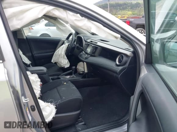 ✅ 2017 Toyota RAV4 XLE • VIN: 2T3RFREV1HW616523 • Lot: 42126517. Listed on IAAI with 202,392 mi. Free auction sales archive from the USA and detailed vehicle history report at DreamBid. Image 5.