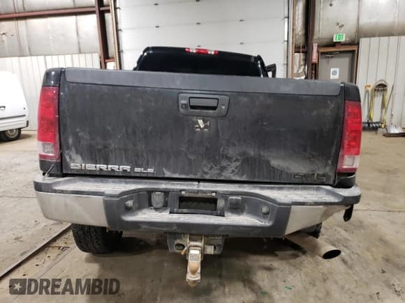 ✅ 2014 GMC Sierra 2500HD SLE • VIN: 1GT120CG0EF186716 • Лот: 41893865. Опубликован ранее на Copart с пробегом Не указан. Бесплатный доступ к архиву аукционных продаж из США и подробный отчёт об истории автомобиля на DreamBid. Изображение 6.