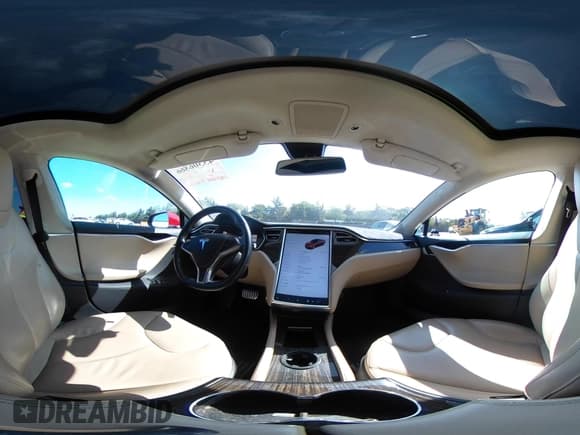 ✅ 2014 Tesla Model S 60 • VIN: 5YJSA1H17EFP51839 • Lot: 43306866. Wystawiony na IAAI z przebiegiem 197 284 mil. Bezpłatny archiwum sprzedaży aukcyjnych z USA i szczegółowy raport historii pojazdu na DreamBid. Zdjęcie 18.