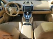 ✅ 2013 Porsche Cayenne S Hybrid • VIN: WP1AE2A21DLA14185 • Лот: 81671674. Опубликован ранее на Copart с пробегом 118 890 миль. Бесплатный доступ к архиву аукционных продаж из США и подробный отчёт об истории автомобиля на DreamBid. Изображение 8.