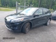 ✅ 2022 Ford Escape SE • VIN: 1FMCU9G6XNUB22778 • Lot: 42462098. Listed on IAAI with 36,083 mi. Free auction sales archive from the USA and detailed vehicle history report at DreamBid. Image 2.