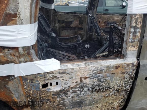 ✅ 2013 Chevrolet Suburban LTZ • VIN: 1GNSCKE03DR144851 • Lot: 72780854. Wystawiony na Copart z przebiegiem Nie podano. Bezpłatny archiwum sprzedaży aukcyjnych z USA i szczegółowy raport historii pojazdu na DreamBid. Zdjęcie 11.