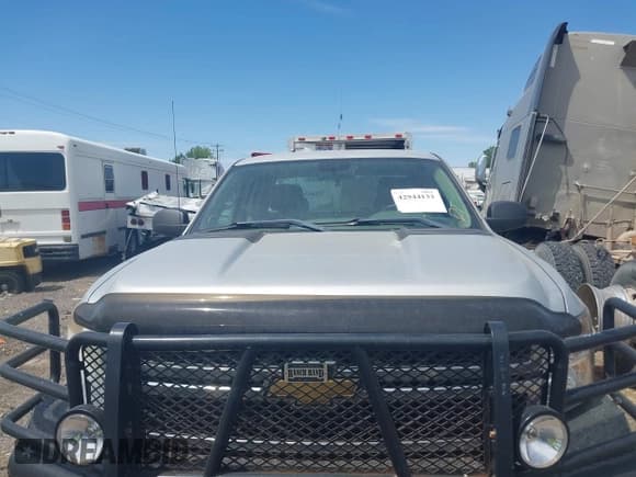 ✅ 2011 Chevrolet Silverado 2500HD • VIN: 1GB2KVCG0BZ409840 • Lot: 42944133. Wystawiony na IAAI z przebiegiem Nie podano. Bezpłatny archiwum sprzedaży aukcyjnych z USA i szczegółowy raport historii pojazdu na DreamBid. Zdjęcie 12.