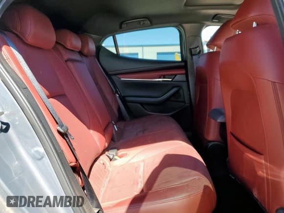 ✅ 2023 Mazda 3 S Premium • VIN: JM1BPAMM6P1622243 • Lot: 57166295. Wystawiony na Copart z przebiegiem 21 436 mil. Bezpłatny archiwum sprzedaży aukcyjnych z USA i szczegółowy raport historii pojazdu na DreamBid. Zdjęcie 10.