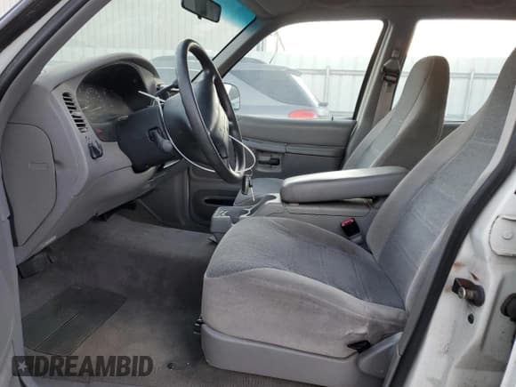 ✅ 1999 Ford Explorer XL • VIN: 1FMZU32X5XZB67060 • Лот: 75335154. Опубликован ранее на Copart с пробегом 146 823 миль. Бесплатный доступ к архиву аукционных продаж из США и подробный отчёт об истории автомобиля на DreamBid. Изображение 7.