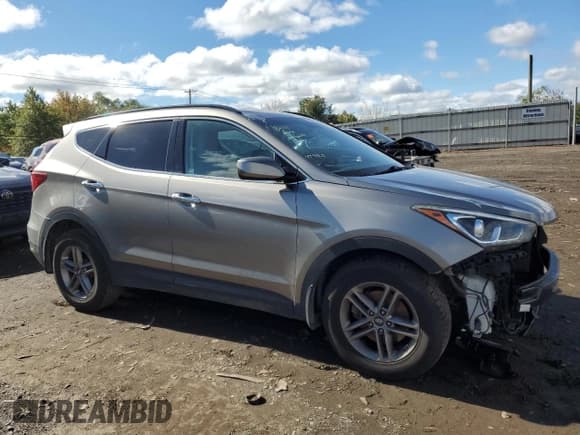 ✅ 2017 Hyundai Santa Fe 2.4L • VIN: 5NMZUDLB8HH001392 • Лот: 72233023. Опубликован ранее на Copart с пробегом 121 450 миль. Бесплатный доступ к архиву аукционных продаж из США и подробный отчёт об истории автомобиля на DreamBid. Изображение 4.
