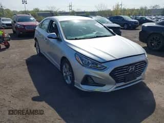 2018 Hyundai Sonata Limited с VIN 5NPE34AF3JH655216, выставлен на аукционе IAAI как лот 42005578 с пробегом 35 455 миль миль и . История ставок и продаж доступна на DreamBid. Изображение 1.
