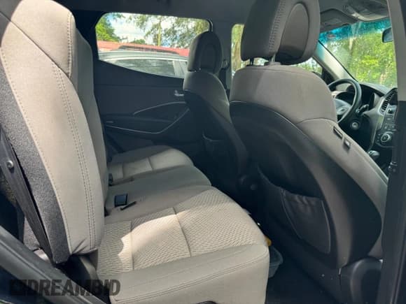 ✅ 2017 Hyundai Santa Fe 2.4L • VIN: 5NMZTDLB5HH022705 • Лот: 58380424. Опубликован ранее на Copart с пробегом 121 408 миль. Бесплатный доступ к архиву аукционных продаж из США и подробный отчёт об истории автомобиля на DreamBid. Изображение 6.