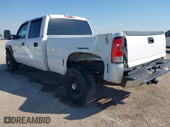 ✅ 2002 Chevrolet Silverado 2500HD LT • VIN: 1GCHK23U62F183928 • Lot: 43651982. Wystawiony na IAAI z przebiegiem 210 872 mil. Bezpłatny archiwum sprzedaży aukcyjnych z USA i szczegółowy raport historii pojazdu na DreamBid. Zdjęcie 3.
