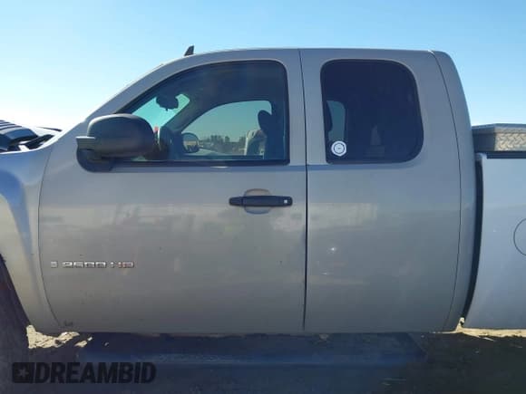✅ 2009 Chevrolet Silverado 2500HD LT • VIN: 1GCHK59K69E109707 • Lot: 41467266. Listed on IAAI with 375,235 mi. Free auction sales archive from the USA and detailed vehicle history report at DreamBid. Image 14.