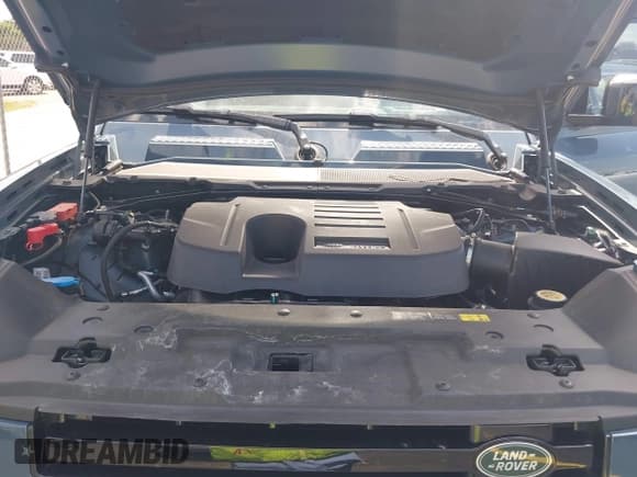 ✅ 2023 Land Rover Defender SE • VIN: SALEP7EU5P2219064 • Lot: 42220034. Listed on IAAI with 15,184 mi. Free auction sales archive from the USA and detailed vehicle history report at DreamBid. Image 10.