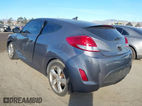 ✅ 2012 Hyundai Veloster w/Gray Int • VIN: KMHTC6AD9CU074924 • Lot: 41372570. Wystawiony na IAAI z przebiegiem 67 291 mil. Bezpłatny archiwum sprzedaży aukcyjnych z USA i szczegółowy raport historii pojazdu na DreamBid. Zdjęcie 3.