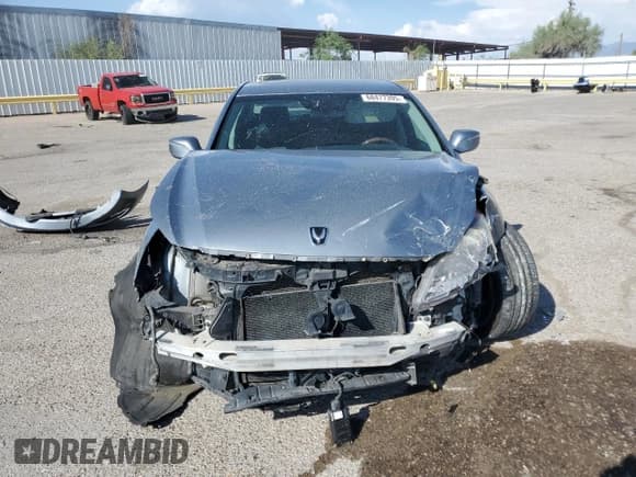 ✅ 2015 Hyundai Equus Signature • VIN: KMHGH4JH8FU100380 • Lot: 68477395. Wystawiony na Copart z przebiegiem 118 787 mil. Bezpłatny archiwum sprzedaży aukcyjnych z USA i szczegółowy raport historii pojazdu na DreamBid. Zdjęcie 5.