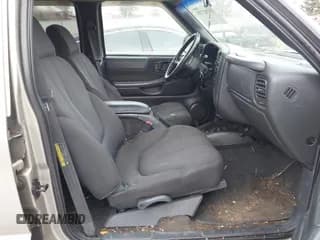 ✅ 2003 Chevrolet S-10 LS • VIN: 1GCDT13X13K119935 • Лот: 41182735. Опубликован ранее на IAAI с пробегом 169 189 миль. Бесплатный доступ к архиву аукционных продаж из США и подробный отчёт об истории автомобиля на DreamBid. Изображение 5.