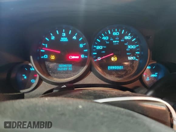 ✅ 2007 Chevrolet Silverado 1500 1LT • VIN: 2GCEC19C271596517 • Lot: 69885734. Listed on Copart with 162,189 mi. Free auction sales archive from the USA and detailed vehicle history report at DreamBid. Image 9.