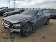 ✅ 2019 Mercedes-Benz E 300 • VIN: WDDZF4KB1KA585380 • Lot: 81945665. Wystawiony na Copart z przebiegiem 88 993 mil. Bezpłatny archiwum sprzedaży aukcyjnych z USA i szczegółowy raport historii pojazdu na DreamBid. Zdjęcie 1.