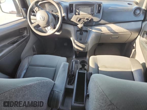 ✅ 2015 Nissan NV200 SV • VIN: 3N6CM0KN6FK698915 • Lot: 89563005. Wystawiony na Copart z przebiegiem 118 706 mil. Bezpłatny archiwum sprzedaży aukcyjnych z USA i szczegółowy raport historii pojazdu na DreamBid. Zdjęcie 8.