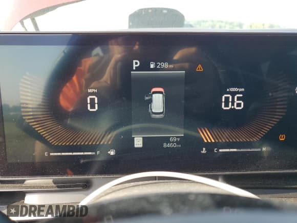 ✅ 2025 Kia Carnival LXS • VIN: KNDNB5K39S6462092 • Lot: 64713465. Wystawiony na Copart z przebiegiem 8 460 mil. Bezpłatny archiwum sprzedaży aukcyjnych z USA i szczegółowy raport historii pojazdu na DreamBid. Zdjęcie 9.