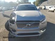 ✅ 2024 Volvo XC90 Plus Bright Theme • VIN: YV4062PE2R1180744 • Lot: 86501315. Wystawiony na Copart z przebiegiem 14 615 mil. Bezpłatny archiwum sprzedaży aukcyjnych z USA i szczegółowy raport historii pojazdu na DreamBid. Zdjęcie 5.