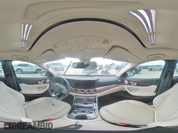 ✅ 2018 Mercedes-Benz E 300 • VIN: WDDZF4JB4JA384525 • Lot: 71120155. Wystawiony na Copart z przebiegiem 70 442 mil. Bezpłatny archiwum sprzedaży aukcyjnych z USA i szczegółowy raport historii pojazdu na DreamBid. Zdjęcie 15.