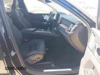 ✅ 2023 Volvo XC60 Plus Bright Theme • VIN: YV4L12DN4P1203650 • Lot: 43453123. Wystawiony na IAAI z przebiegiem 16 687 mil. Bezpłatny archiwum sprzedaży aukcyjnych z USA i szczegółowy raport historii pojazdu na DreamBid. Zdjęcie 5.