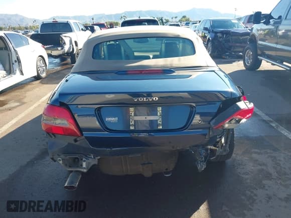 ✅ 2002 Volvo C70 • VIN: YV1NC56D32J026992 • Lot: 43770616. Listed on IAAI with 60,184 mi. Free auction sales archive from the USA and detailed vehicle history report at DreamBid. Image 17.