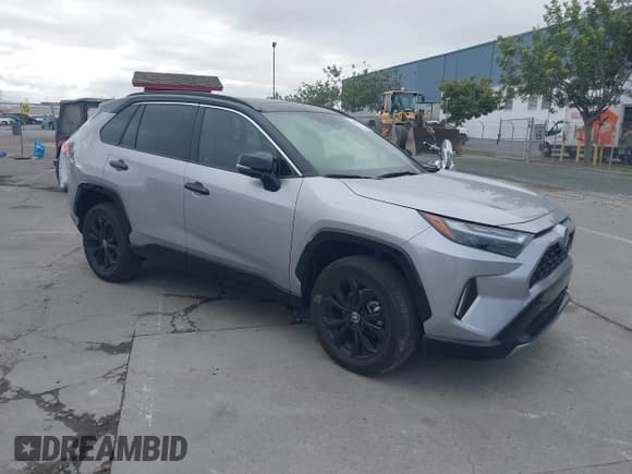 ✅ 2024 Toyota RAV4 Hybrid XSE • VIN: JTME6RFV2RD565349 • Lot: 43512877. Listed on IAAI with 27,927 mi. Free auction sales archive from the USA and detailed vehicle history report at DreamBid. Image 1.