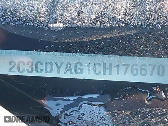 ✅ 2012 Dodge Challenger SXT • VIN: 2C3CDYAG1CH176670 • Lot: 41237080. Wystawiony na IAAI z przebiegiem 142 924 mil. Bezpłatny archiwum sprzedaży aukcyjnych z USA i szczegółowy raport historii pojazdu na DreamBid. Zdjęcie 9.