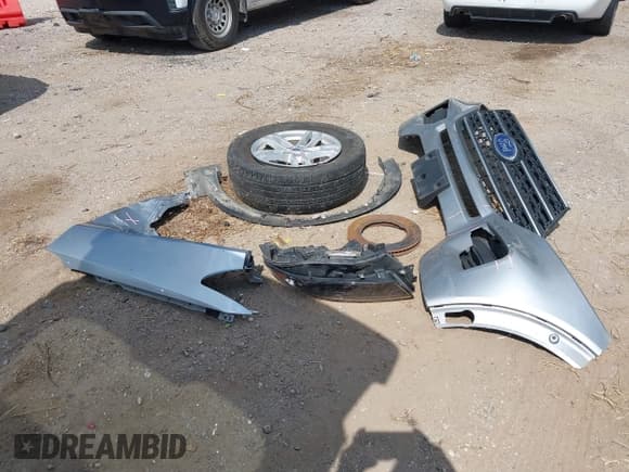 ✅ 2024 Ford Explorer XLT • VIN: 1FMSK7DH4RGA44546 • Lot: 43356760. Wystawiony na IAAI z przebiegiem 38 182 mil. Bezpłatny archiwum sprzedaży aukcyjnych z USA i szczegółowy raport historii pojazdu na DreamBid. Zdjęcie 12.