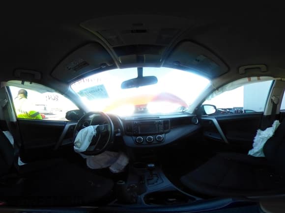 ✅ 2016 Toyota RAV4 LE • VIN: 2T3ZFREV0GW268275 • Lot: 43448641. Wystawiony na IAAI z przebiegiem 105 958 mil. Bezpłatny archiwum sprzedaży aukcyjnych z USA i szczegółowy raport historii pojazdu na DreamBid. Zdjęcie 20.