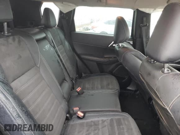 ✅ 2023 Mitsubishi Outlander SE • VIN: JA4J4UA89PZ031154 • Лот: 82377835. Опубликован ранее на Copart с пробегом 41 465 миль. Бесплатный доступ к архиву аукционных продаж из США и подробный отчёт об истории автомобиля на DreamBid. Изображение 11.