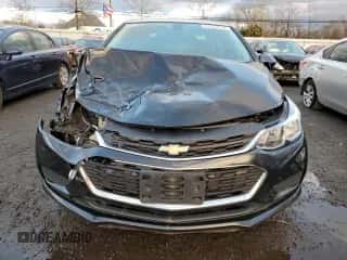 2016 Chevrolet Cruze LS z VIN 1G1BC5SM3G7260349, wystawiony jako Copart lot #67593332 z przebiegiem 98 922 mil mil oraz . Historia ofert i sprzedaży dostępna na DreamBid. Obrazek 5.