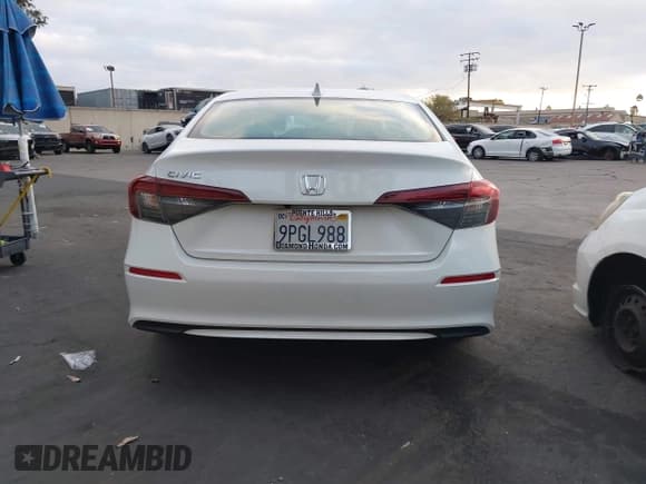 ✅ 2025 Honda Civic LX • VIN: 2HGFE2F25SH533168 • Lot: 43435752. Listed on IAAI with 10,541 mi. Free auction sales archive from the USA and detailed vehicle history report at DreamBid. Image 16.