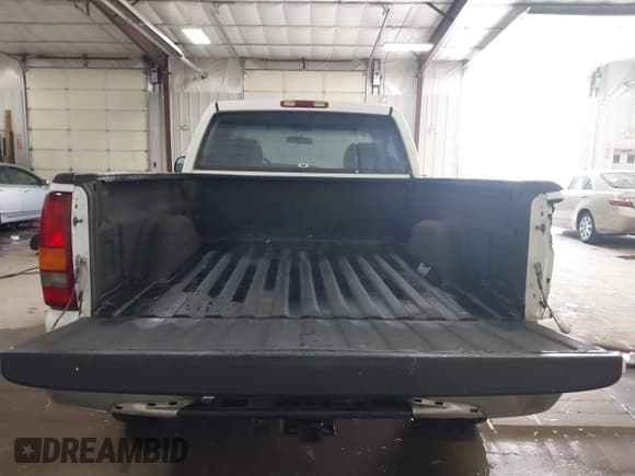 ✅ 2000 Chevrolet Silverado 1500 LS • VIN: 1GCEK14T9YZ313274 • Lot: 41251991. Listed on IAAI with 303,399 mi. Free auction sales archive from the USA and detailed vehicle history report at DreamBid. Image 17.