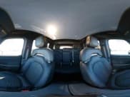 ✅ 2026 Rivian R1S Adventure • VIN: 7PDSGCBA8TN075797 • Lot: 43548257. Wystawiony na IAAI z przebiegiem 719 mil. Bezpłatny archiwum sprzedaży aukcyjnych z USA i szczegółowy raport historii pojazdu na DreamBid. Zdjęcie 22.