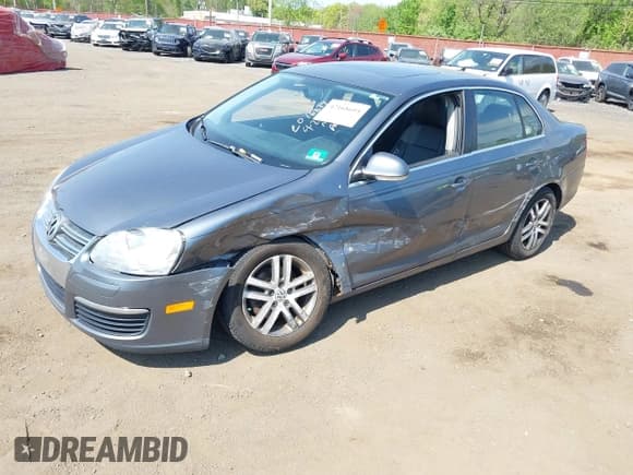 ✅ 2010 Volkswagen Jetta SE • VIN: 3VWRZ7AJXAM007966 • Lot: 42168604. Wystawiony na IAAI z przebiegiem 199 632 mil. Bezpłatny archiwum sprzedaży aukcyjnych z USA i szczegółowy raport historii pojazdu na DreamBid. Zdjęcie 16.