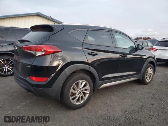 ✅ 2017 Hyundai Tucson SE • VIN: KM8J3CA44HU317861 • Лот: 92881635. Опубликован ранее на Copart с пробегом Не указан. Бесплатный доступ к архиву аукционных продаж из США и подробный отчёт об истории автомобиля на DreamBid. Изображение 3.