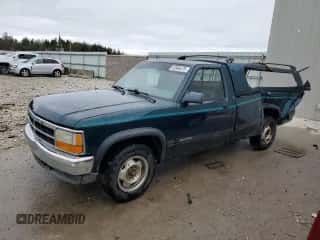 1993 Dodge Dakota S z VIN 1B7FL26X1PS258088, wystawiony jako Copart lot #53906475 z przebiegiem 134 453 mil mil oraz Nie do naprawy • Non repairable. Historia ofert i sprzedaży dostępna na DreamBid. Obrazek 1.